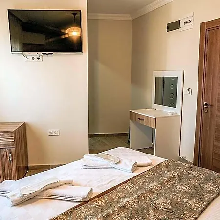 Cunda Demir 3*