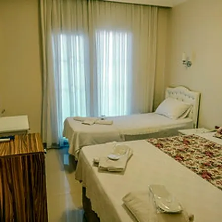 Cunda Demir Hotel 3*